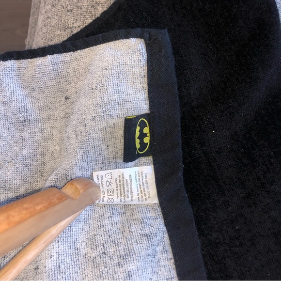 Batman towel 58in x 30in - Picture 2 of 2